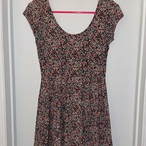 Floral scoopneck